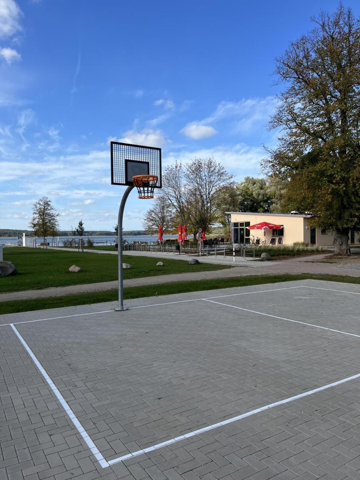 Alleenhuus Warin Exterior foto