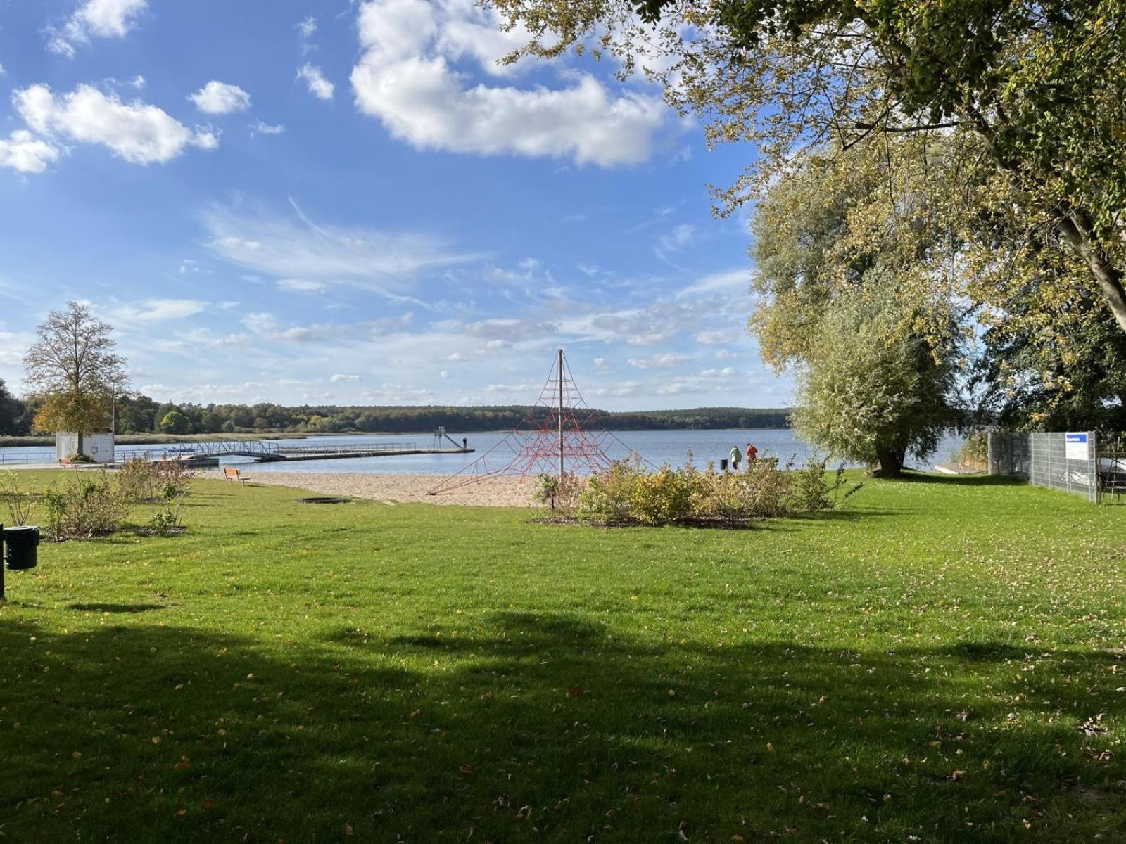 Alleenhuus Warin Exterior foto